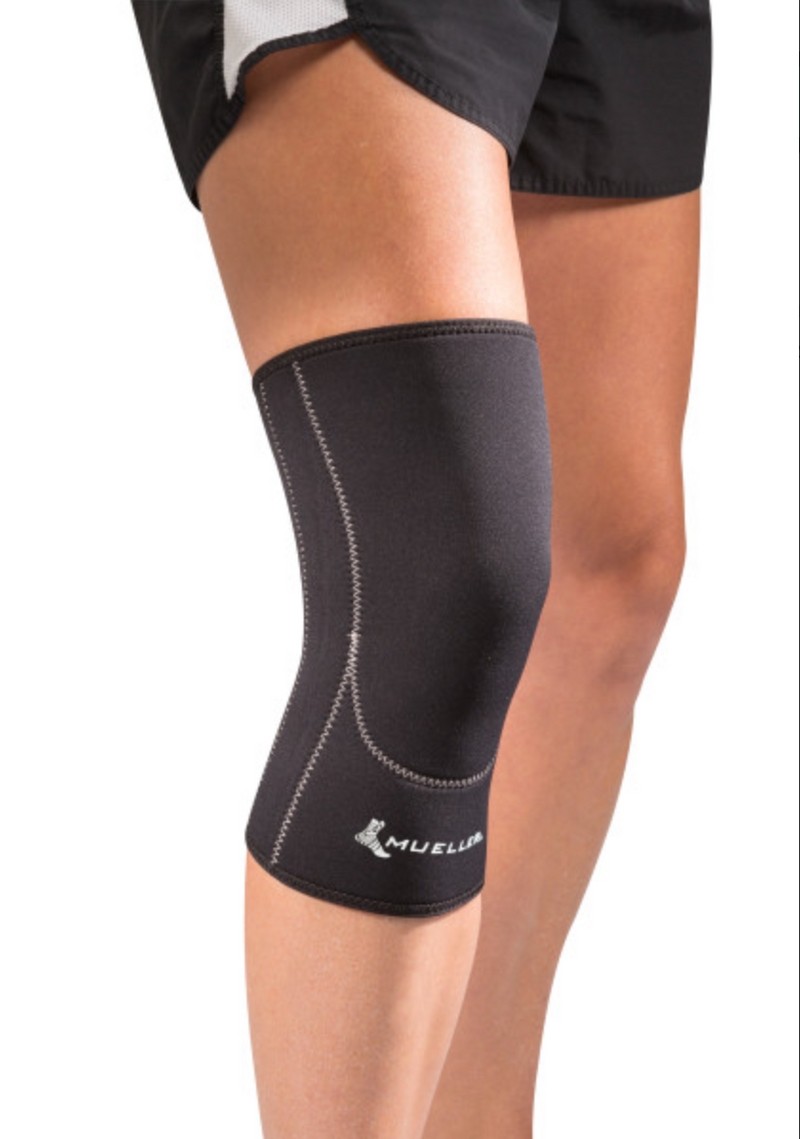 Load image into Gallery viewer, Mueller Sports Medicine Closed Patella Knee Sleeve
